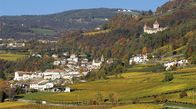 Ansicht des Südtiroler Weindorfes Montan